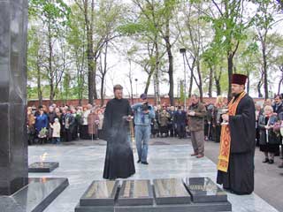 Во Владикавказе освящен заводской мемориал